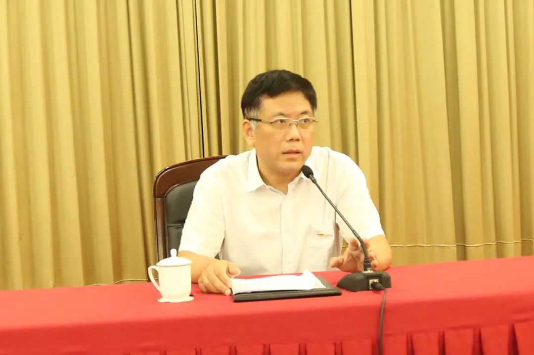 市教育局副局长,党组成员,市委教育工委副书记 方辉市教育局副局长