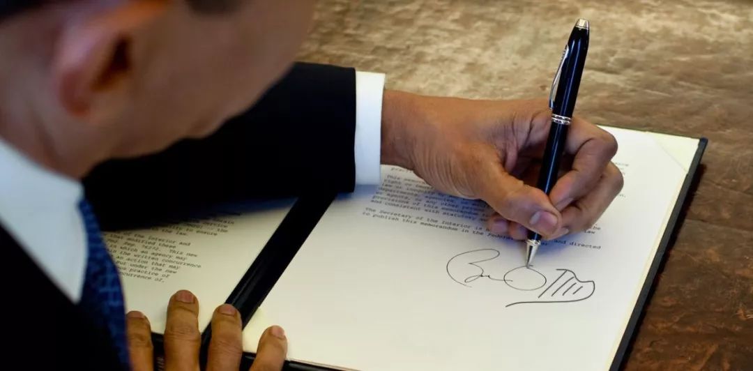 国际左撇子日scriabinpreludeop9左手的前奏曲