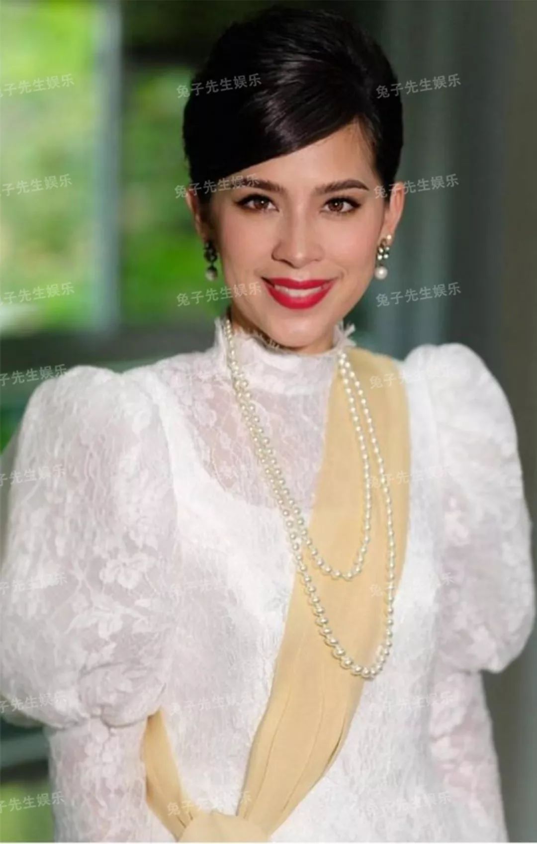 泰国王室又一美女现身太后寿宴比贵妃受重视美貌不输苏提达