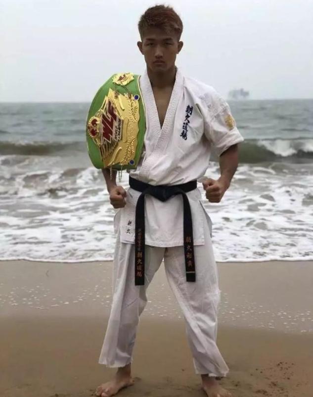 日本空手道高手朝久裕贵对华九连胜所向披靡王万本愿与他一战