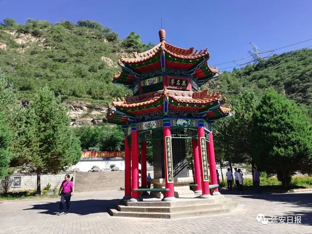 青山常在烈士长眠劳山战役烈士陵园见闻