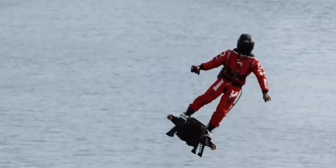 趣科技丨曾出席阅兵式的"法国绿魔",这次成功跨越了英吉利海峡_飞行