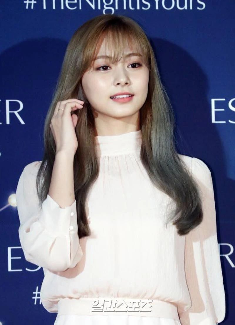 twice周子瑜新造型亮相,网友惊艳:气质成熟了_刘海