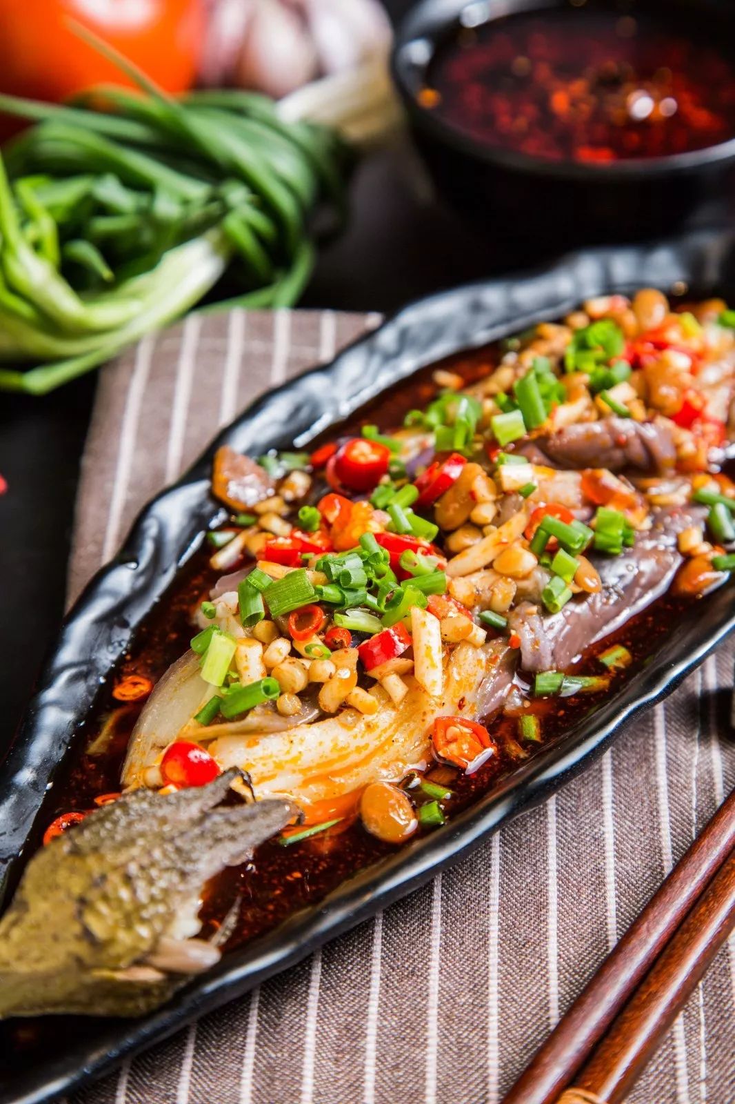 五秒涮生鱼这个夏天的吃鱼体验我们承包了99元就可以吃到双人鱼火锅