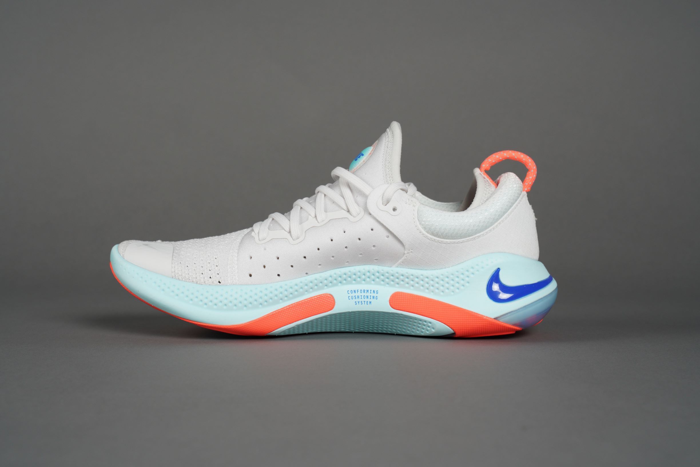 nikejoyride新科技跑鞋体验造型贼浮夸功力不到家