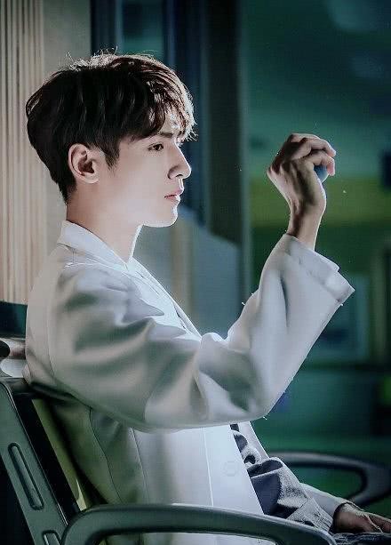 国产剧帅哥医生未免太多_顾医生