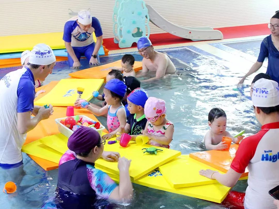 海帆育儿亲子游泳促进宝宝身体系统平衡与和谐是真的吗