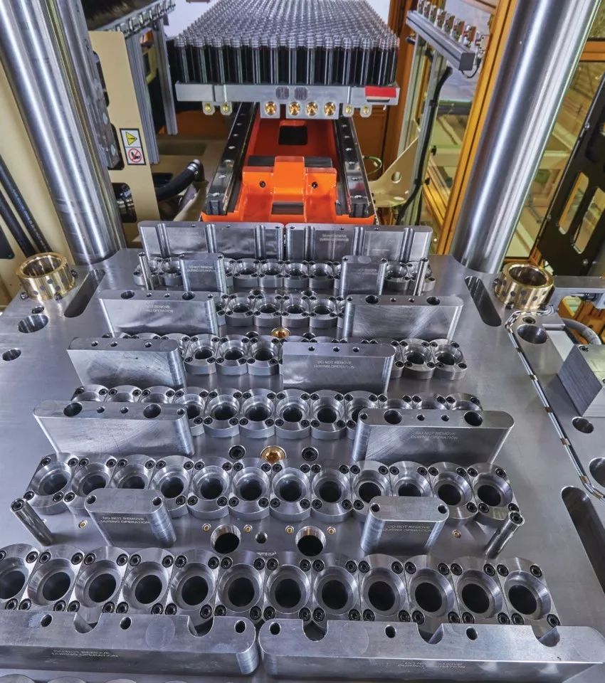 增强的模具对齐软件支持更快的系统设置和故障排除.