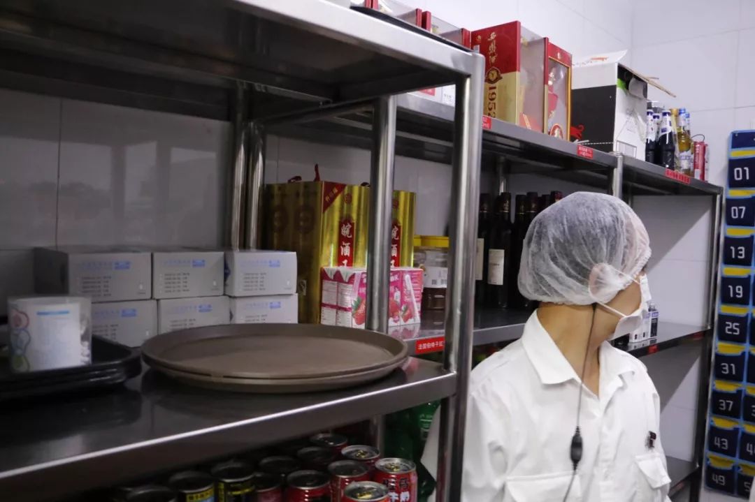 星期三查餐厅丨海底捞九毛九这些网红餐厅的后厨原来是这样的