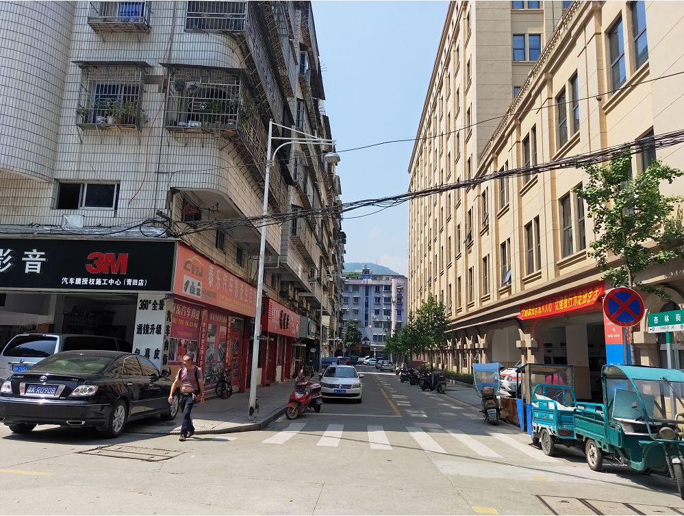 危险!青田一小区外墙瓷砖脱落,影响居民生活安全