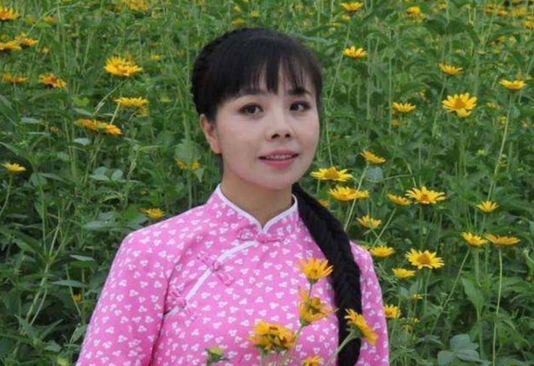 王二妮,韩红饭局演唱视频,高手就是高手,太牛了!