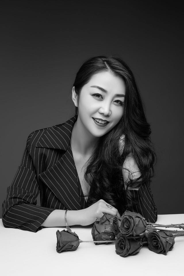 徐冰不被世俗的稳定囚禁对自己的人生负责