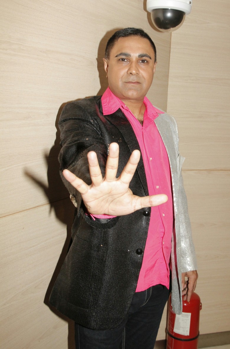 tvb知名搞笑南亚裔谐星乔宝宝助阵,多伦多亚太风味嘉年