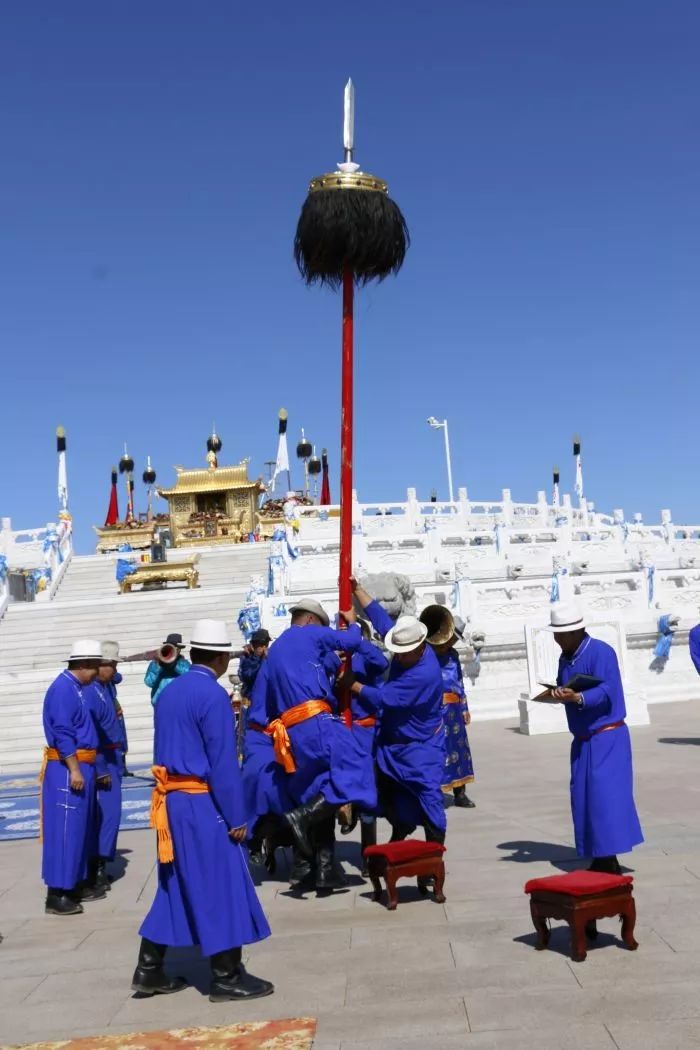 成吉思汗陵隆重举行己亥年哈日苏勒德年祭