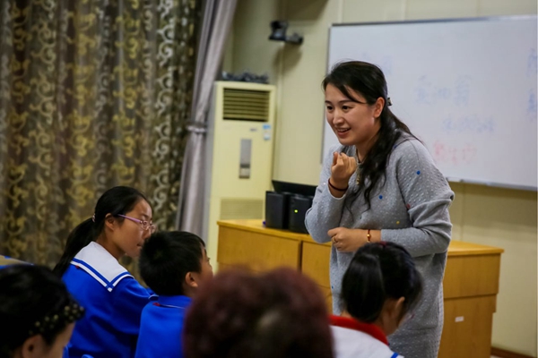 全国优秀教师:上海市闵行区曹行中学 高级教师 张莹张莹是上海市闵行