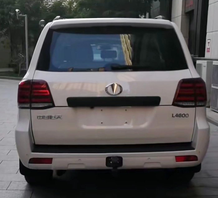 恒天l4600实车曝光,用4.6l排量v8发动机_搜狐汽车_搜狐网