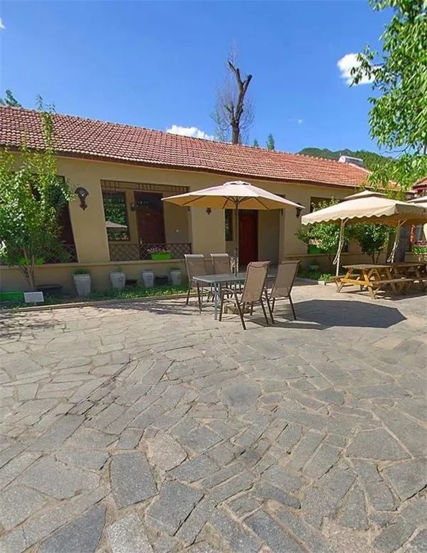 精品民宿栖凤山庄体验游●可2人在精品民宿栖凤山庄内住宿一晚(非