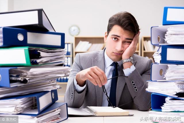 刚大学毕业的年轻人如何快速在职场中脱颖而出