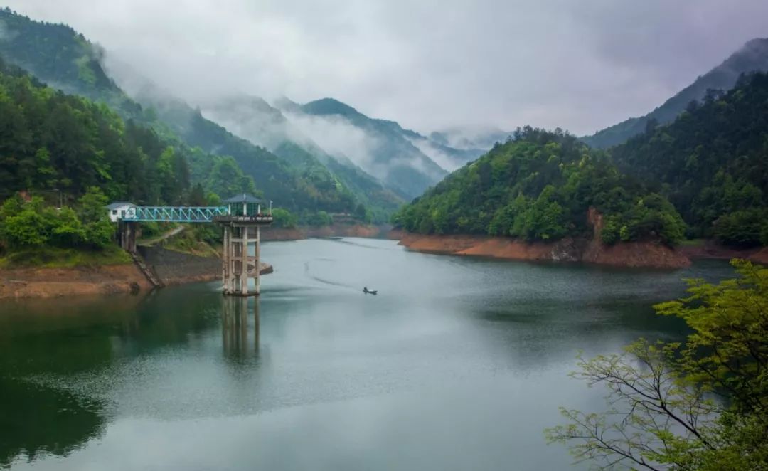 罗村水库往胥岭山上漫游逍遥世外的云上生活不过如此600多米的海拔给