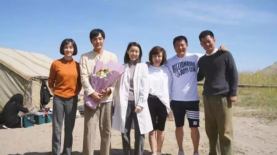 王胜洪,总策划袁锦贵,总监制张晓东,编剧钱林森,导演黄文利,制片人