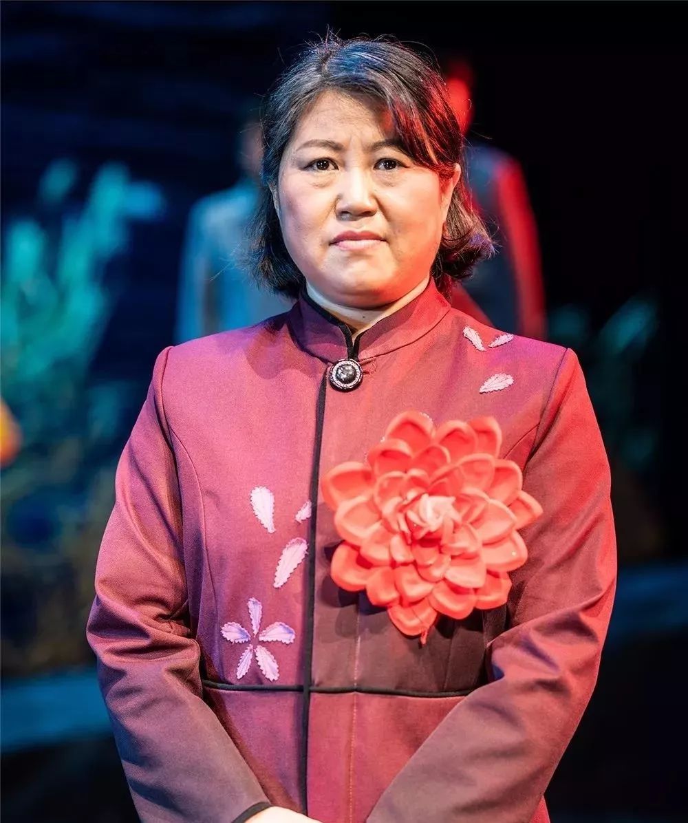 国家二级演员,党员, 1996年毕业于南阳戏校,同年进入南阳曲剧艺术中心