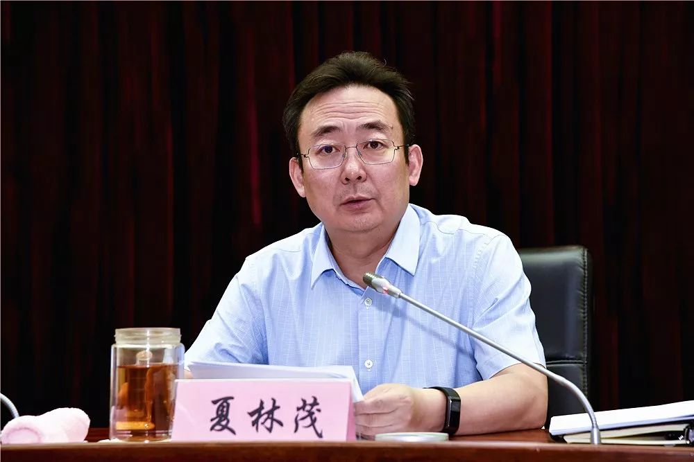 会上,副区长陈献森部署了东城区垃圾分类工作.宋铁健宣读201