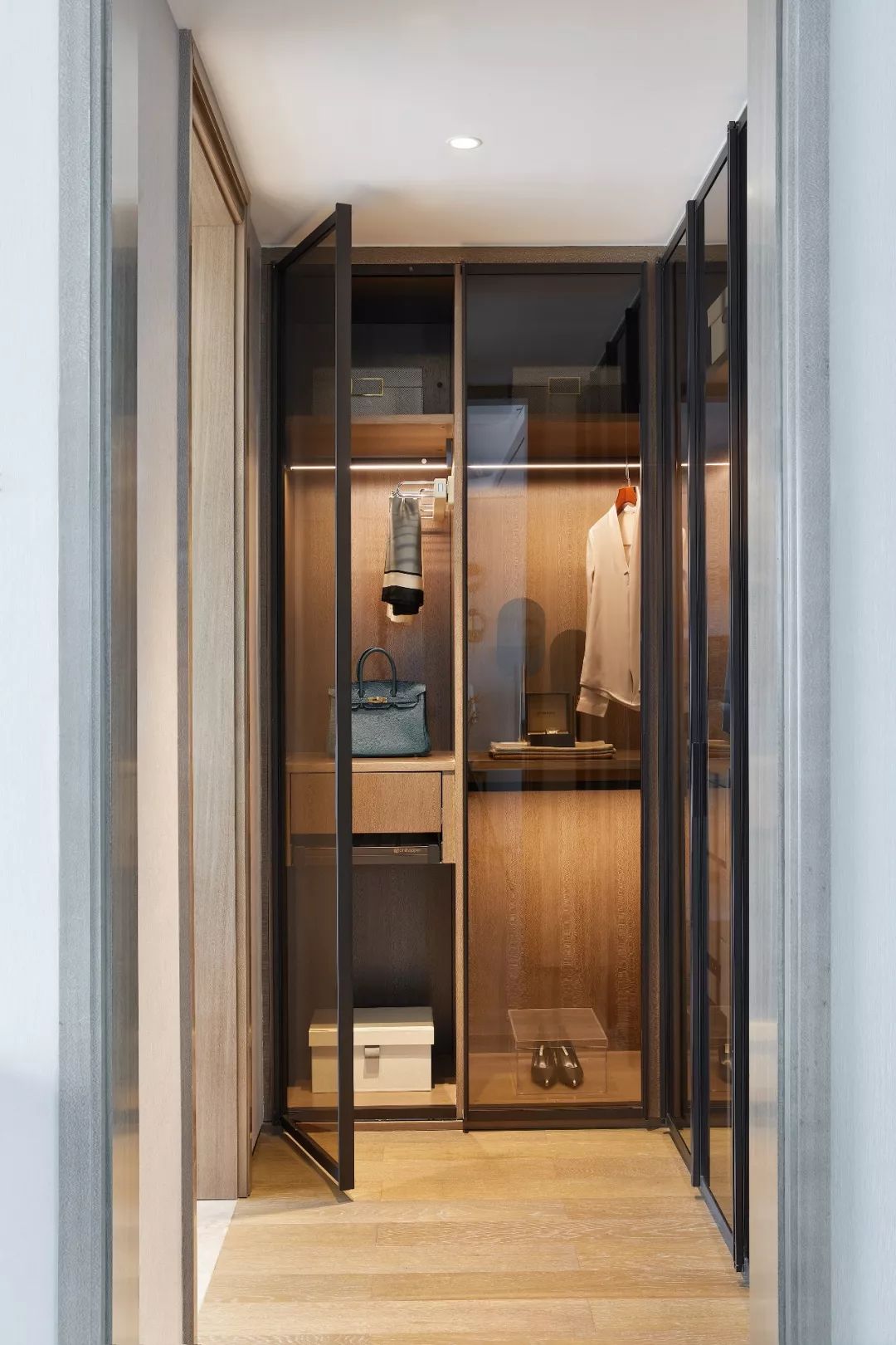 创库设计硬装梁志天软装240㎡东莞中海莞府样板间设计落地方案