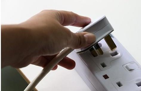 夏天酷暑求生记鱼缸降温大法不是让你用来泡澡的