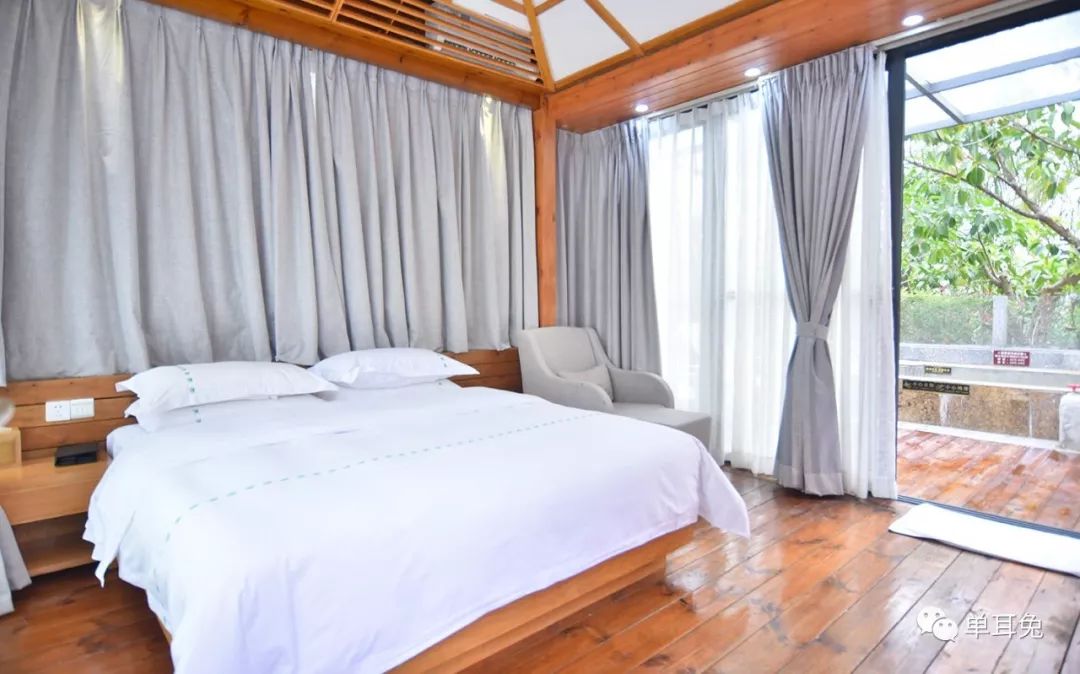 泉眼温泉 | 抓住暑假的尾巴,来泉眼体验下亲子水上乐园吧