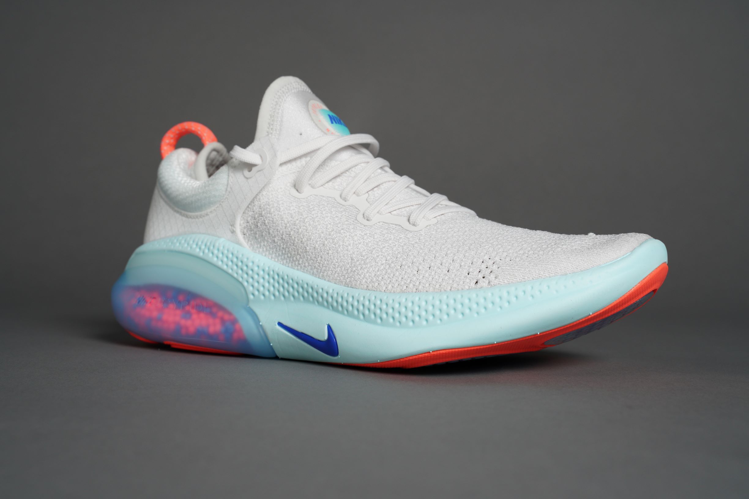 nikejoyride新科技跑鞋体验造型贼浮夸功力不到家