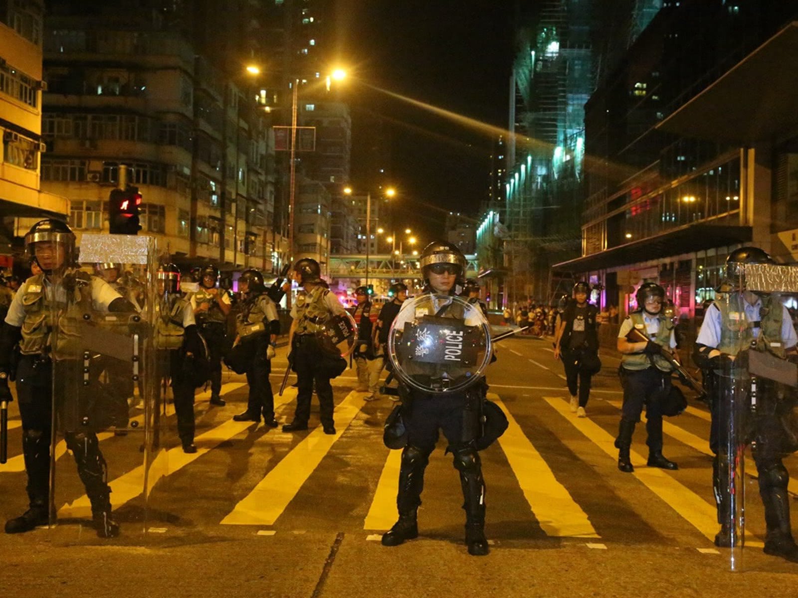 暴动升级香港大多数不该再沉默