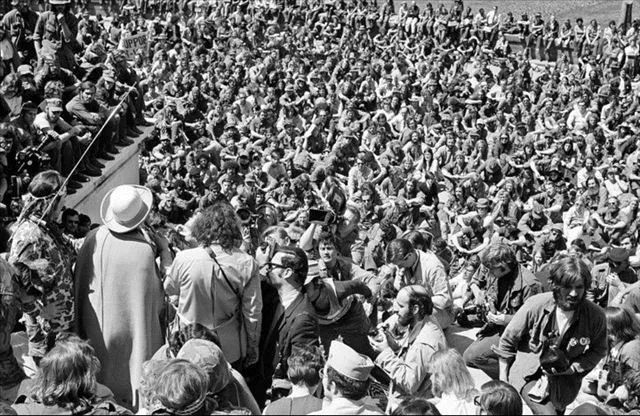 美国是如何处理民主运动的