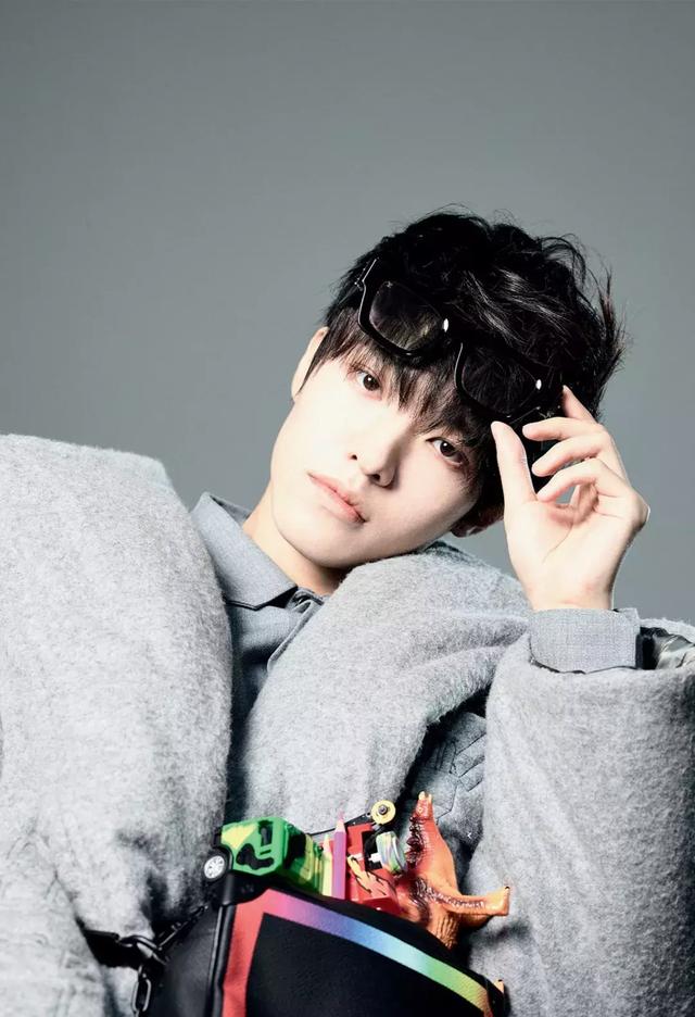 原创肖站王俊凯王源这些追星女孩都躲不过的重庆男人究竟有多帅