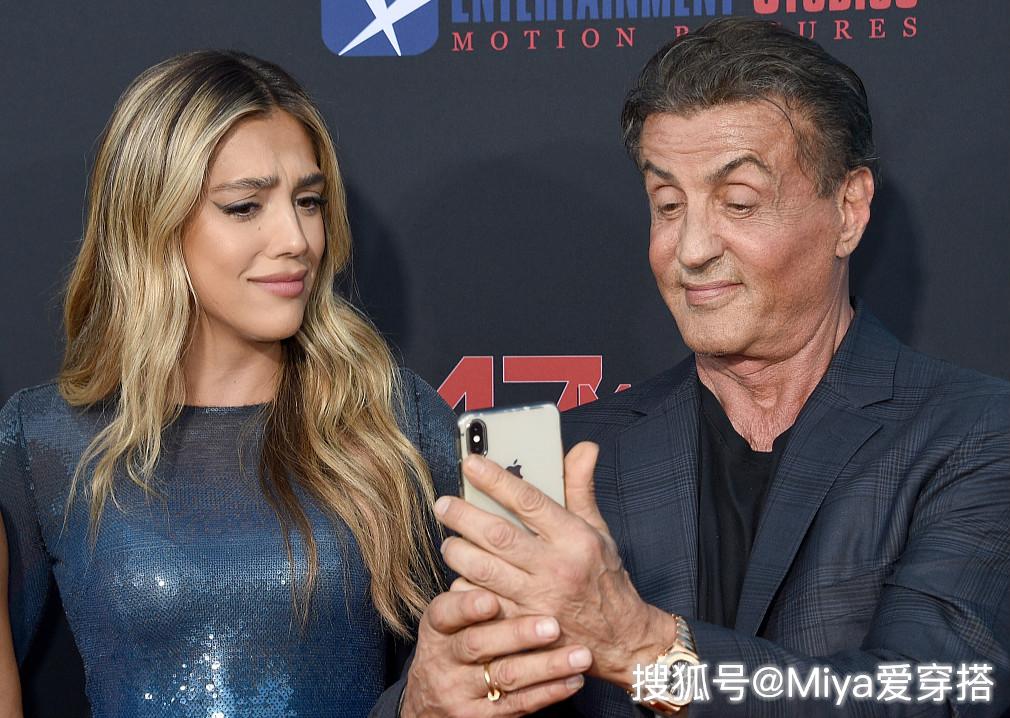 原创史泰龙携妻女亮相,三女儿颜值爆表身材超a,又要当国民岳父了