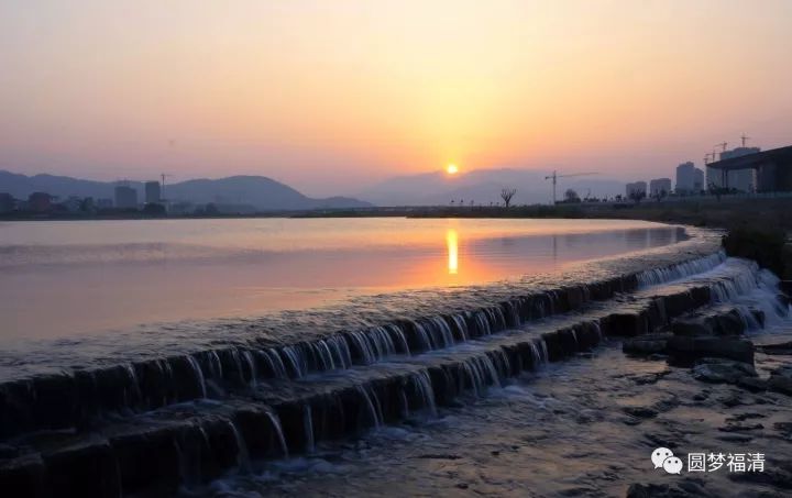 福清实验小学第二校区滨江小学第二校区新建的福清一中新校区全景照先