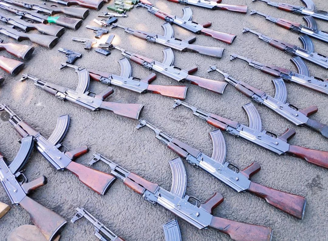 权威发布现场堪称弹药库山西两万多发子弹2000多支枪具被同时销毁图文