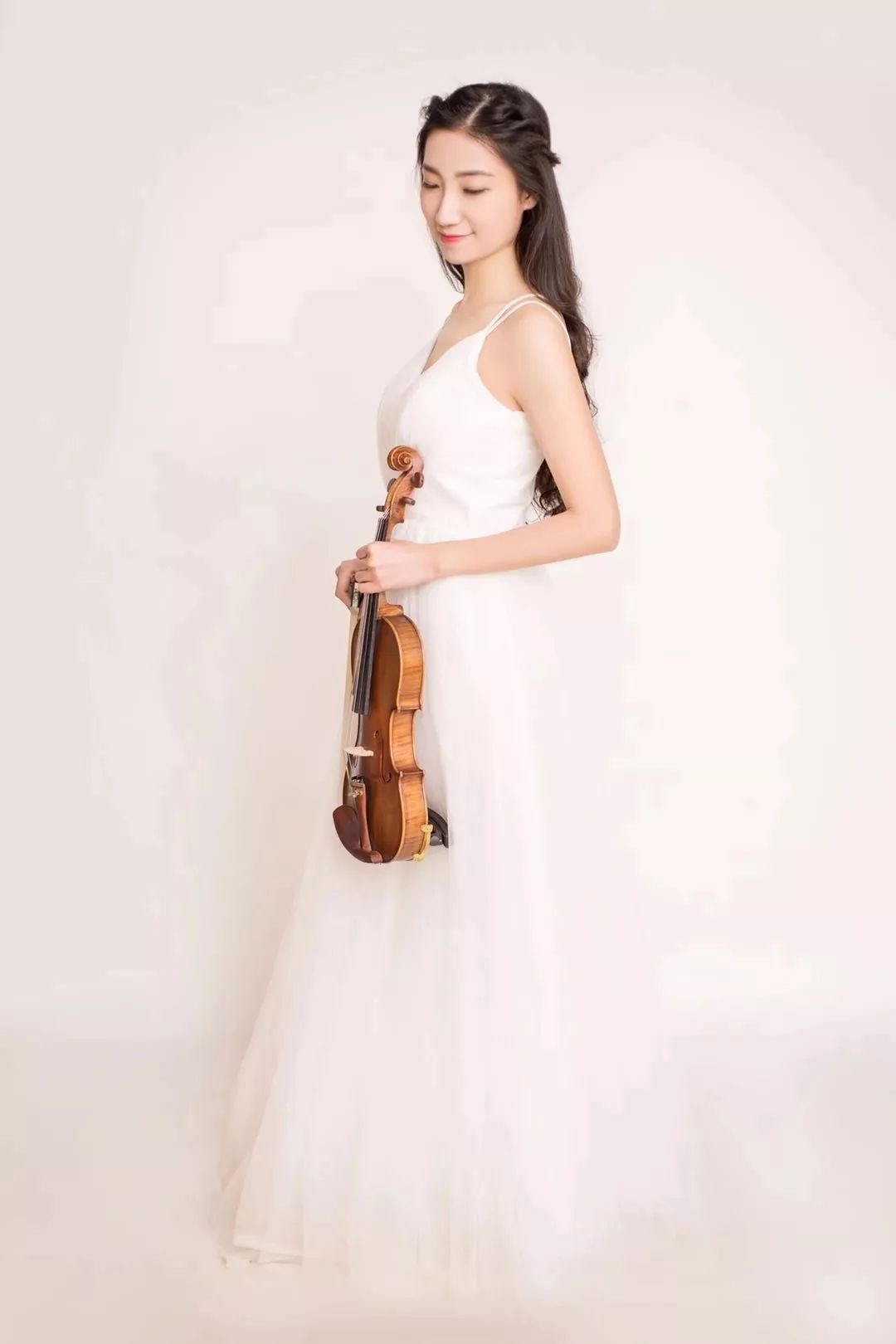 星海学院80后女小提琴图片