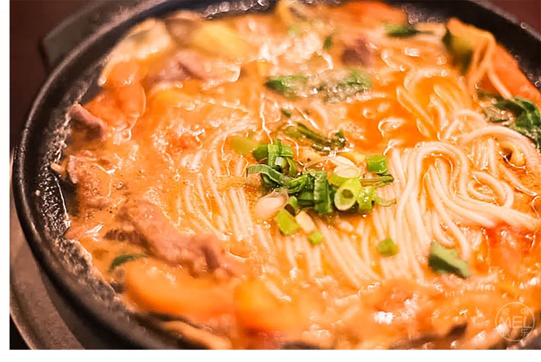 9999好评的天府李米线高逼格全面升级惊现glen现场每天被挤爆