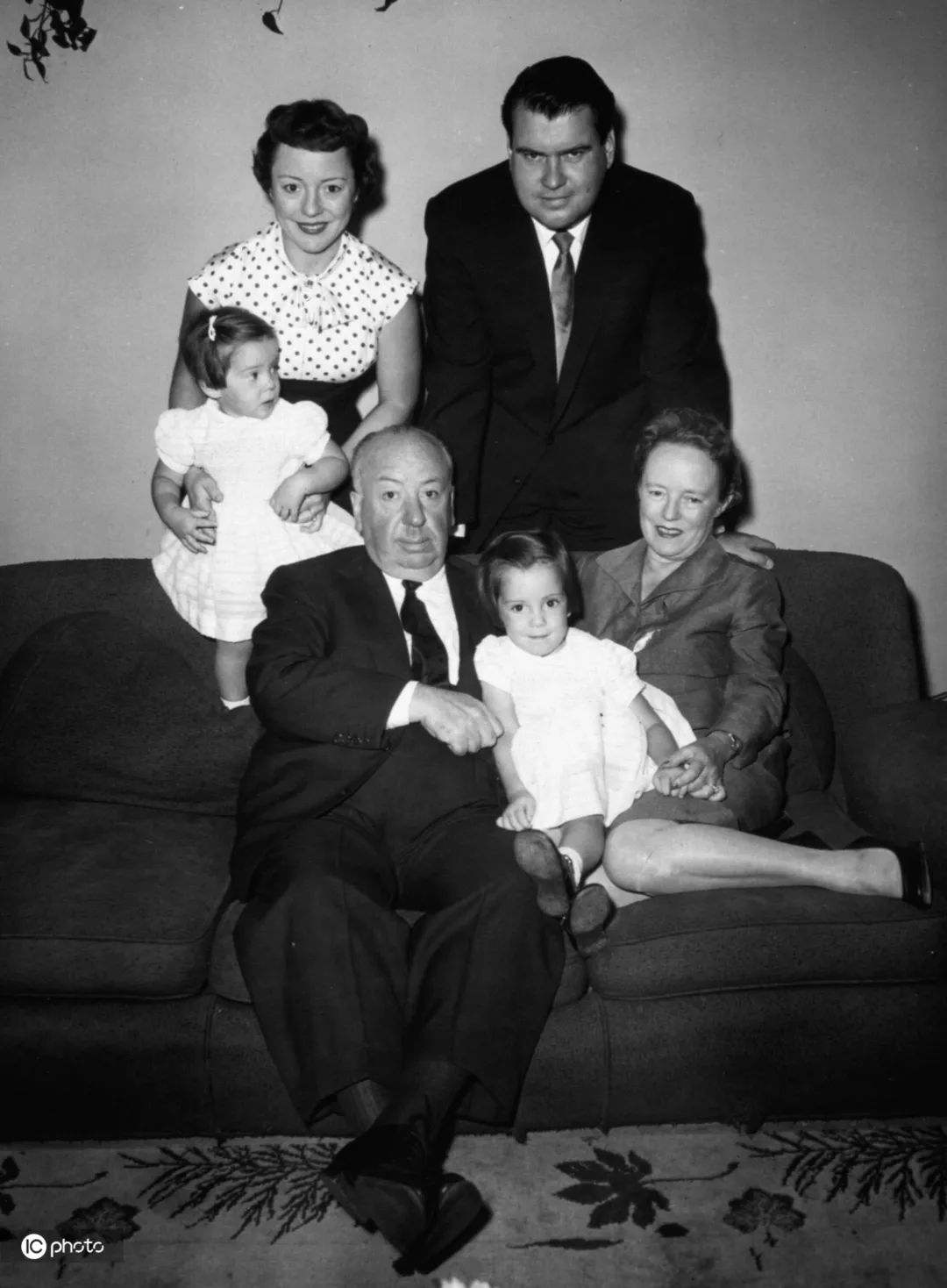 希区柯克和家人(妻子,女儿,女婿和外孙女们).