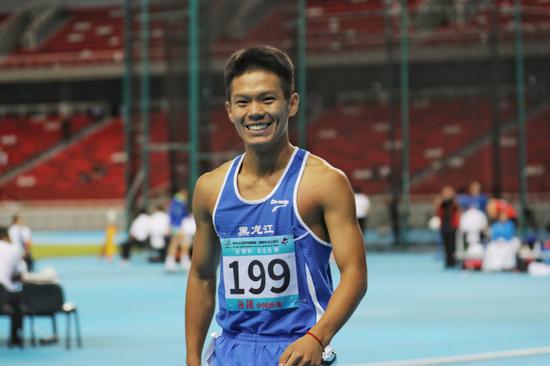 二青会:黑龙江选手刘博文夺得110米栏亚军