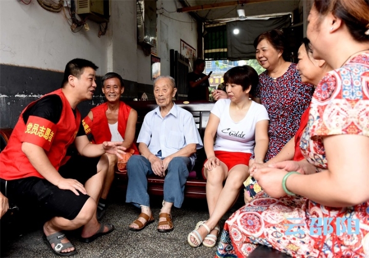 双清宝东社区互帮互助融洽邻里情