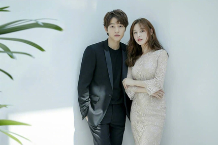 宋仲基离婚后和金智媛晒合照宣传新片,挺有夫妻相