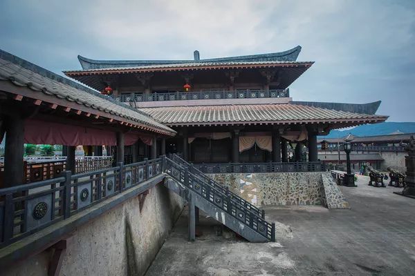 象山影视城打卡长安十二时辰拍摄地品尝海鲜大餐