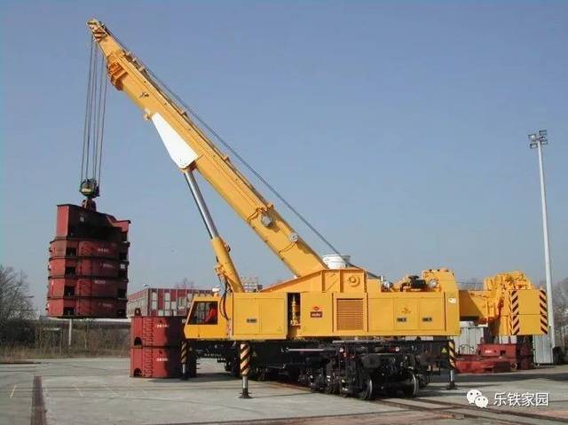 kirow ns1600铁路吊车