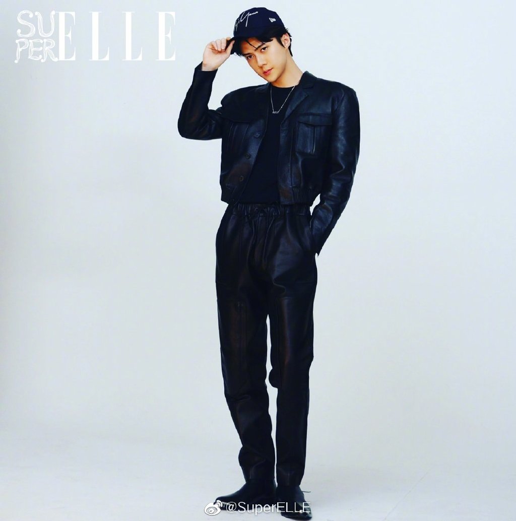 灿烈和世勋相互夸赞,画报拍摄展示十足默契