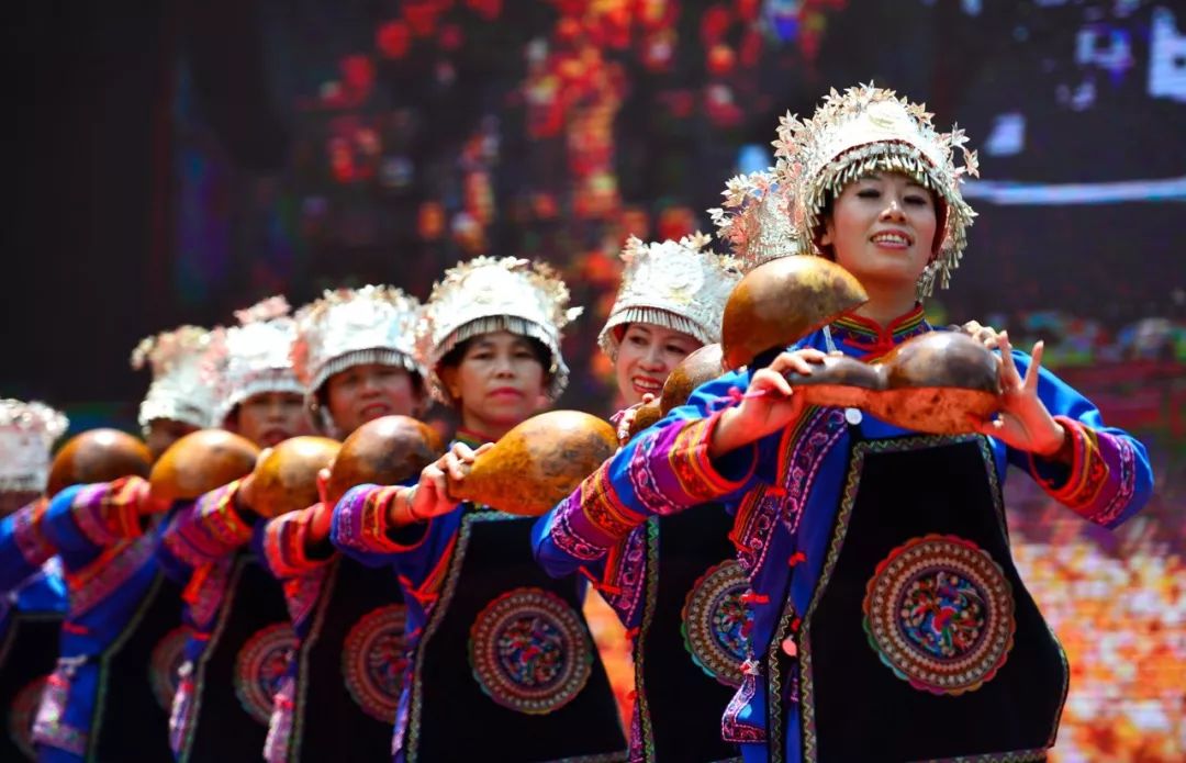 广西龙胜:苗乡举办"跳香节"