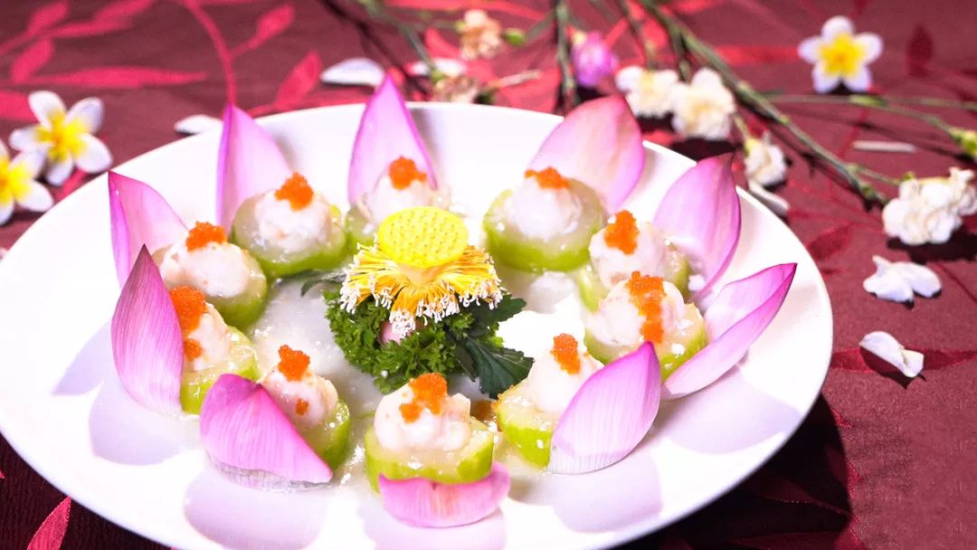 百花齐放宴品飘香的花宴赏多姿的蝴蝶兰见证粤菜师傅精湛的刀工