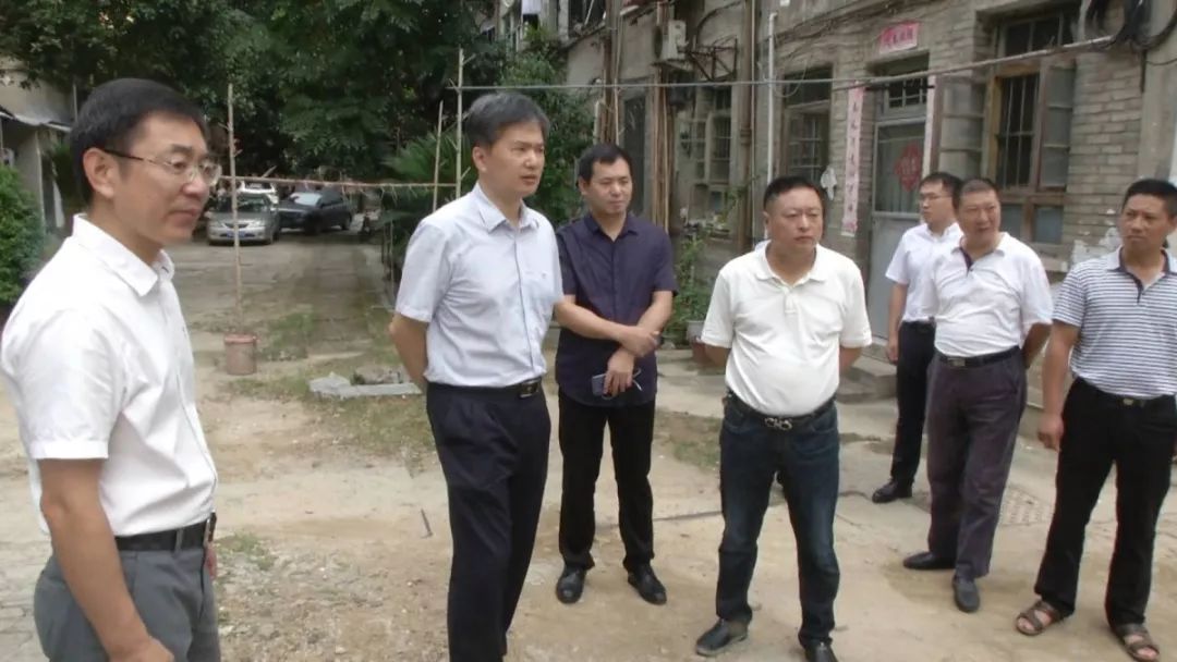 光泽县领导实地查看公交首末站万福农贸市场人居环境整治工作还有这些