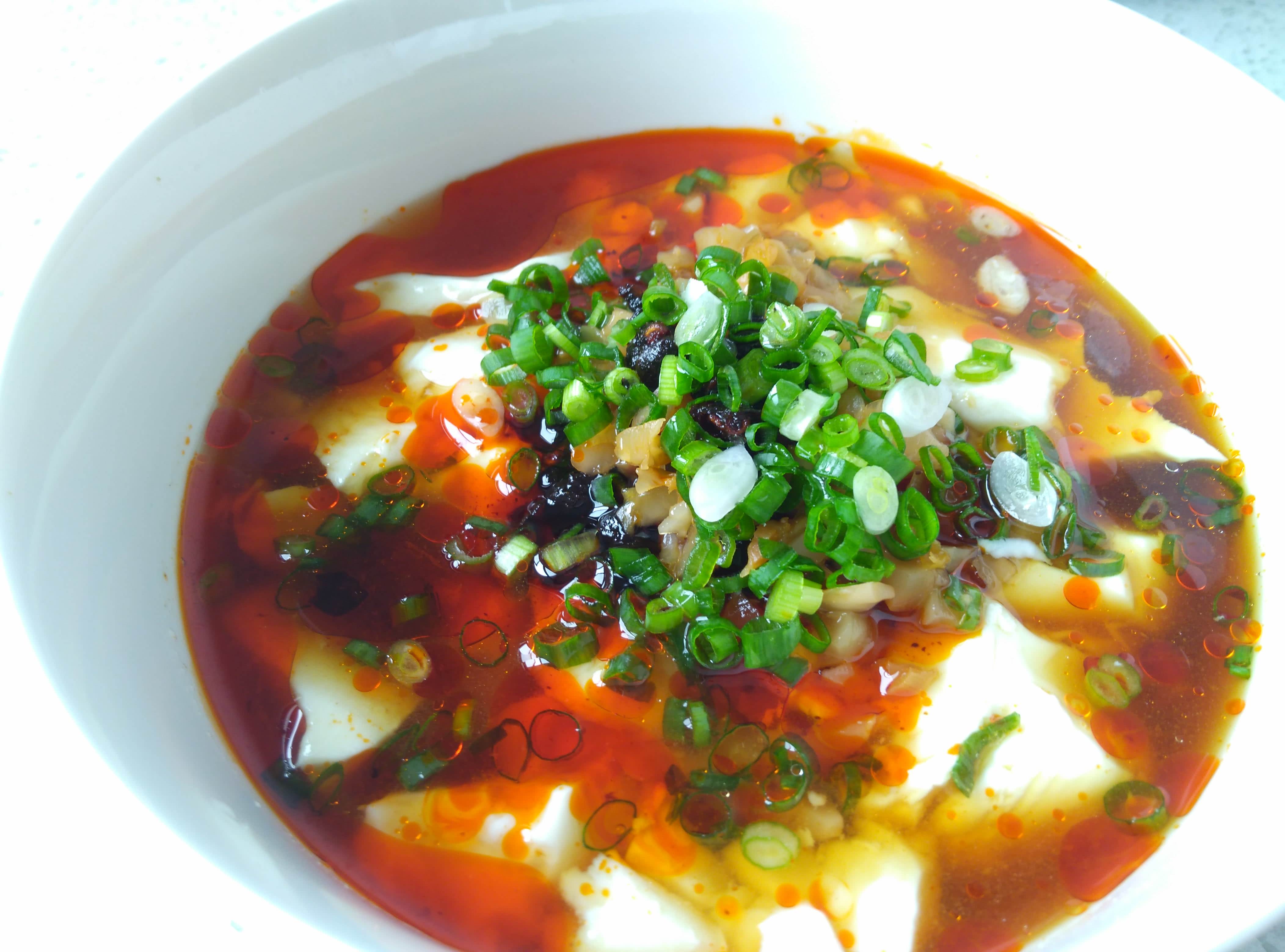 11,川北凉粉也叫做旋子凉粉,因为是用旋子打出来的,和酸辣豆花一样都