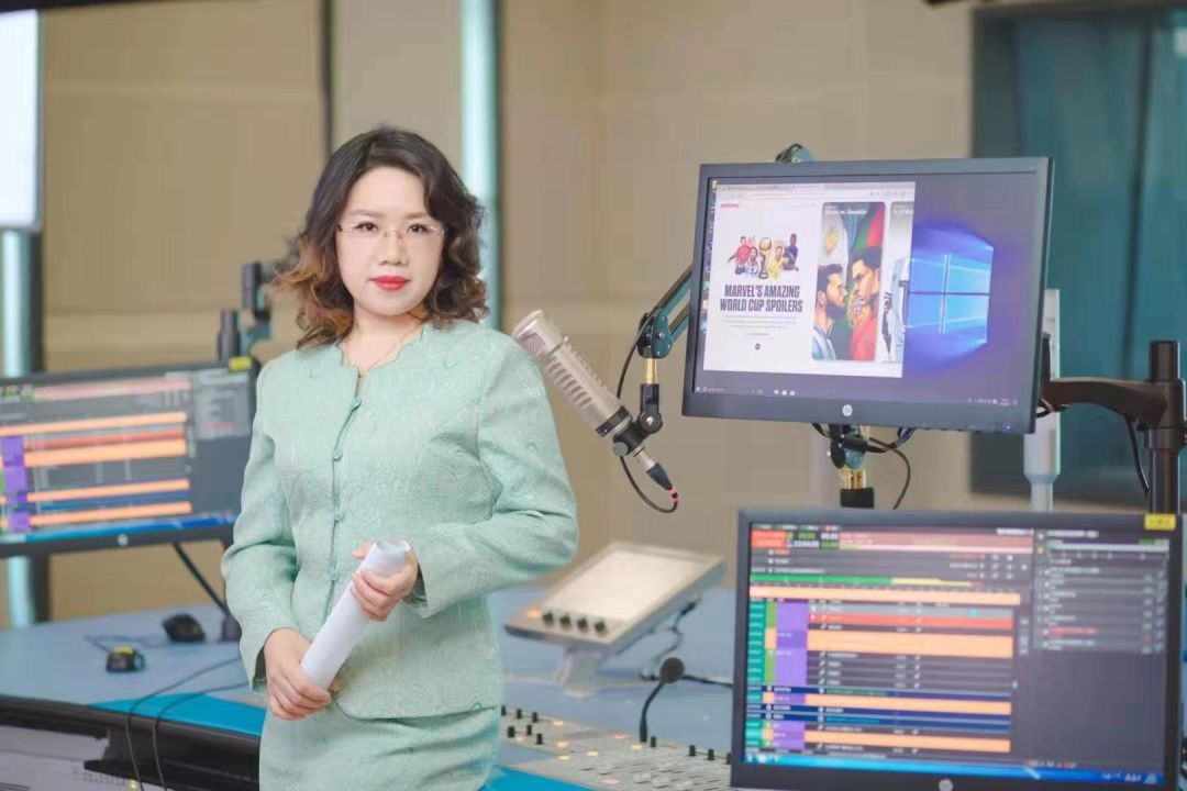 张 楠高级编辑,曾经先后编辑主持天津广播电视台《红绿灯》,《夜访